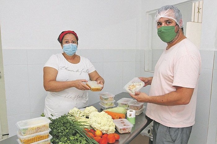 Bruno Rios Serrano, 39 anos, estava desempregado por conta da pandemia e investiu na abertura da Fast Box (Foto: Kadidja Fernandes/AT)