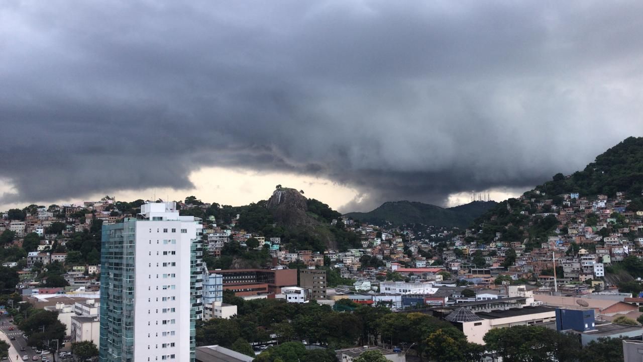 Registro feito pelo internauta Miklos Merschitz, em Vitória (Foto: Reprodução/Instagram @mk_merschitz)