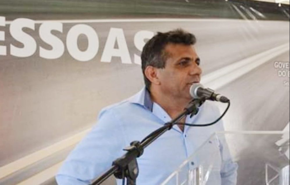 O prefeito de Pinheiros, Arnóbio Pinheiro (Foto: Reprodução/ Facebook Arnóbio Pinheiro)
