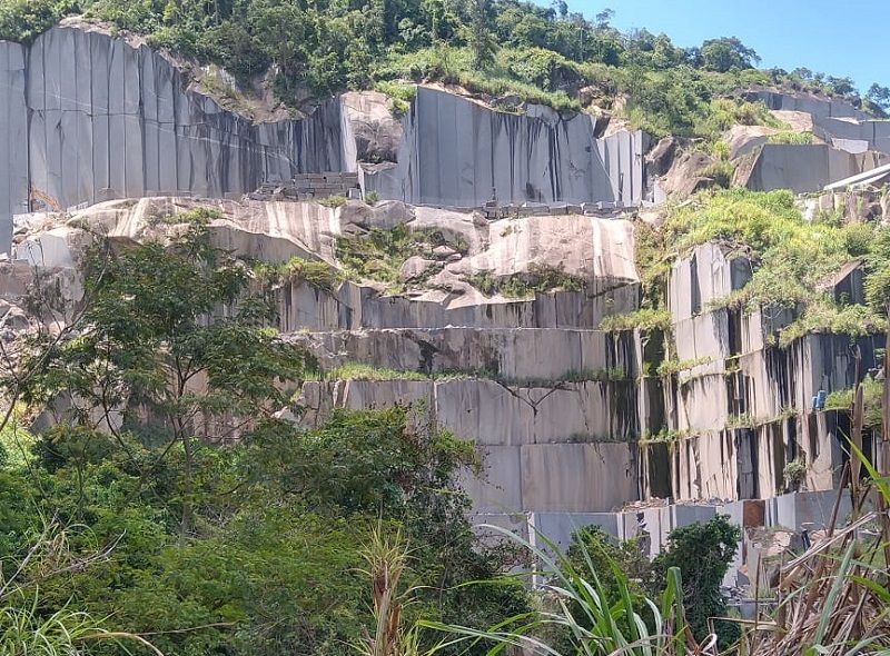Pedreira do Grupo Imetame, em Aracruz, onde o vigia Henrique Barbosa Pereira, de 63 anos, morreu após sofrer uma queda. (Foto: Divulgação Sindimármore)