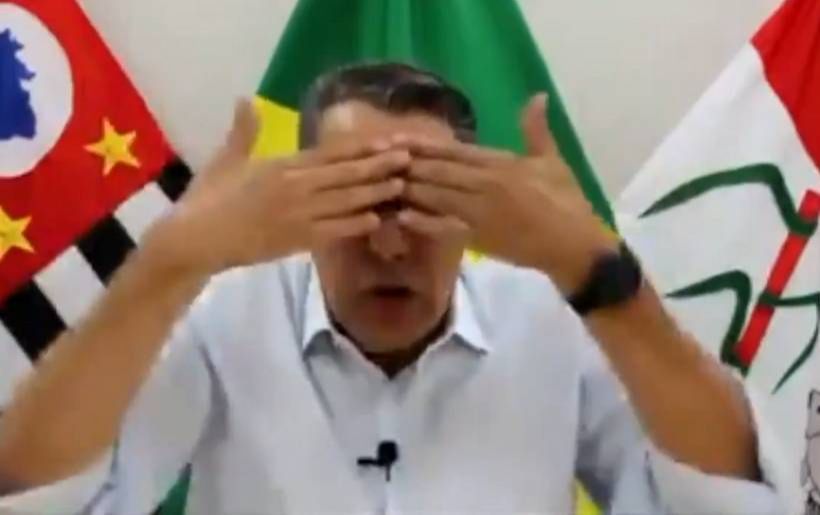Prefeito de Pirassununga (SP) chama negacionistas de "zói tapado" (Foto: Reprodução / Vídeo)