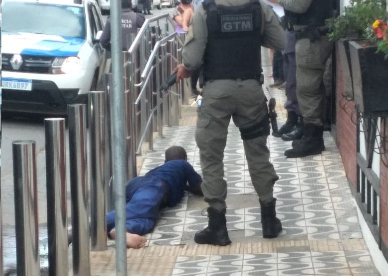 Interno tentou fugir de uma audiência no Fórum do município de Domingos Martins e acabou baleado por inspetores penitenciários (Foto: Divulgação)