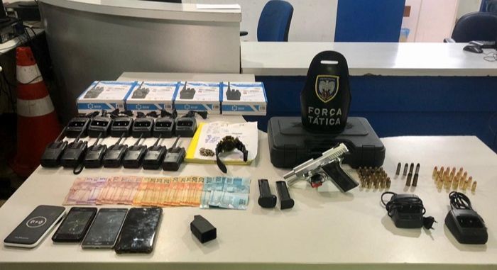 Material apreendido pela polícia (Foto: Divulgação/Polícia Militar)