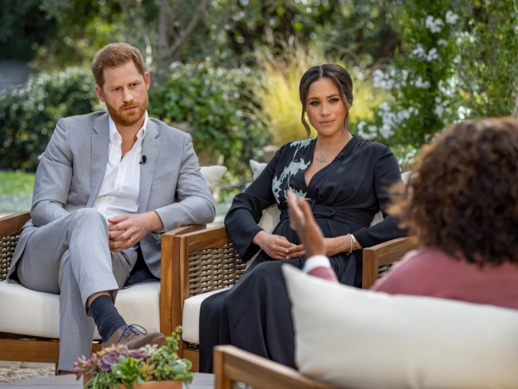 Príncipe Harry e Meghan Markle em entrevista à Oprah Winfrey (Foto: Joe Pugliese/Harpo Productions)