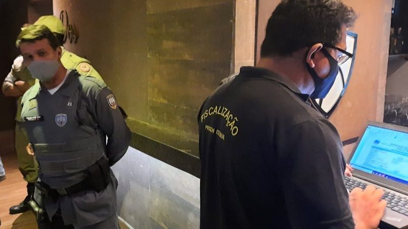 Fiscalização em estabelecimento resulta em multa (Foto: Divulgação/Procon-ES)