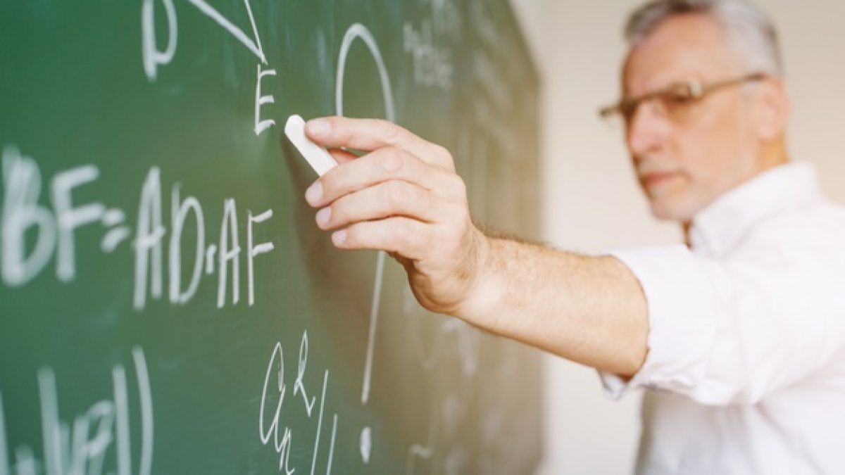 Governo inclui trabalhadores da educação no grupo prioritário de vacinação (Foto: Freepik)