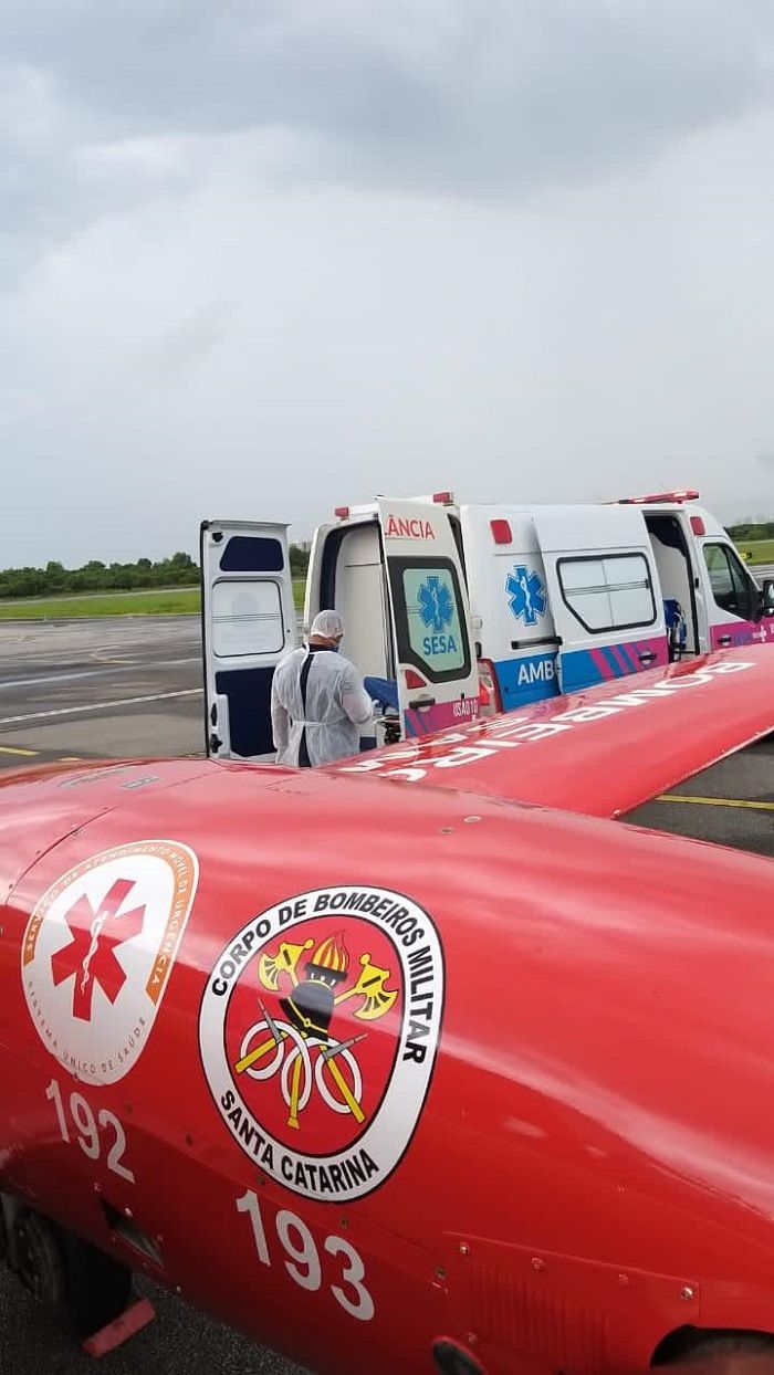Quinto paciente chegou ao Estado (Foto: Divulgação Corpo de Bombeiros Santa Catarina)