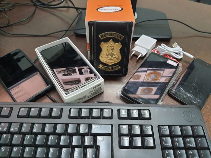 Suspeitos compraram celular com cartão da vítima (Foto: Divulgação/ Polícia CIvil)