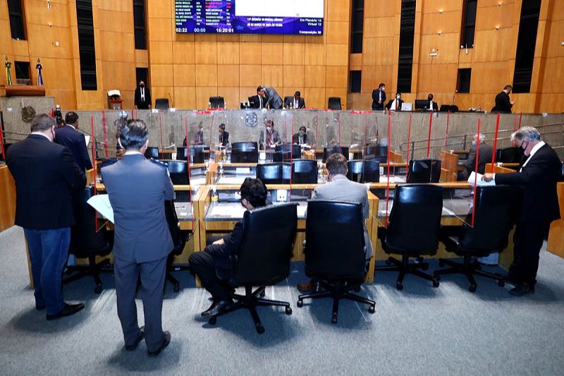 Ales aprova multa para quem furar fila da vacina em sessão ordinária híbrida. (Foto: Ana Salles/Ales)