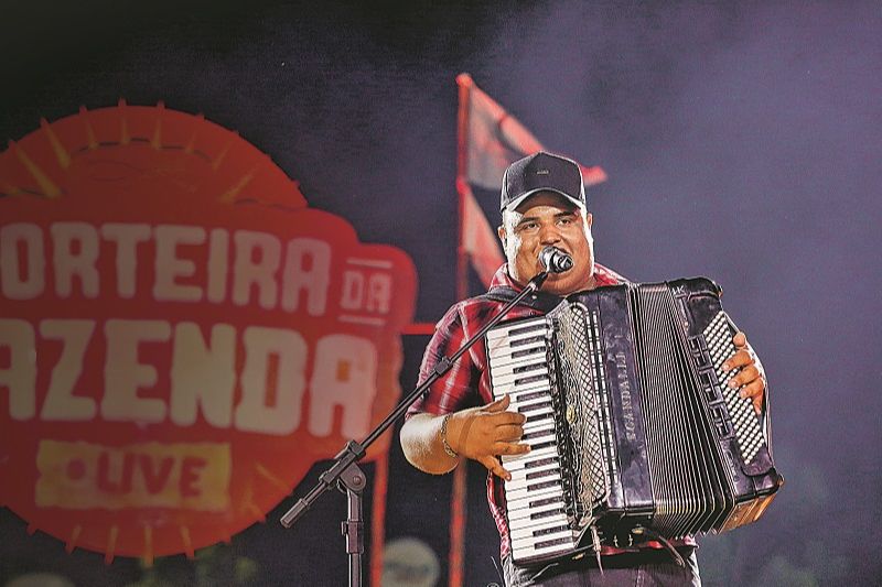 Tarcísio: "Misturei vaquejada, piseiro, romantismo e pé de serra, e deu uma diferença. Tanto que se destacou. Se fosse igual, seria só mais um". (Foto: Divulgação)
