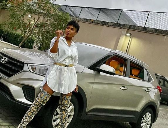Tuane Rocha, de 38 anos, foi encontrada morta no banheiro de casa. (Foto: Reprodução/Instagram)