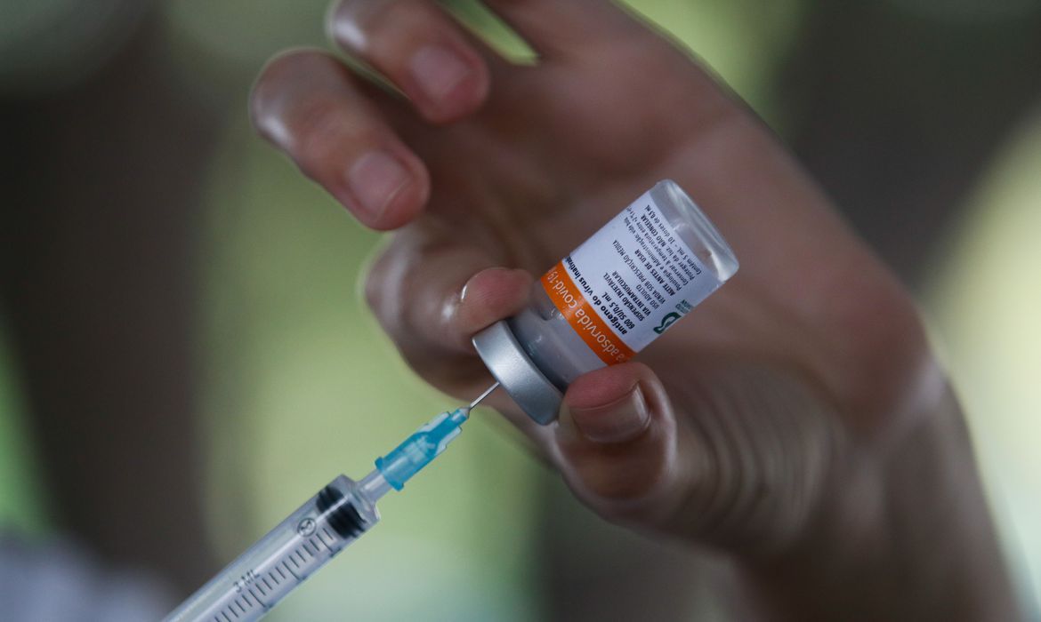 Dose de vacina contra a Covid-19 (Foto: Tânia Rêgo/ Agência Brasil)