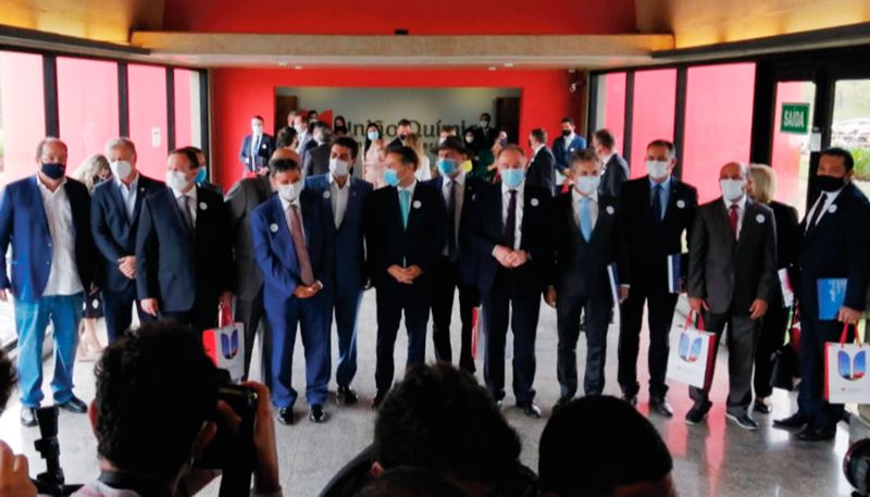 Governadores durante visita nesta terça (Foto: Vera Canfran / GovernoES)