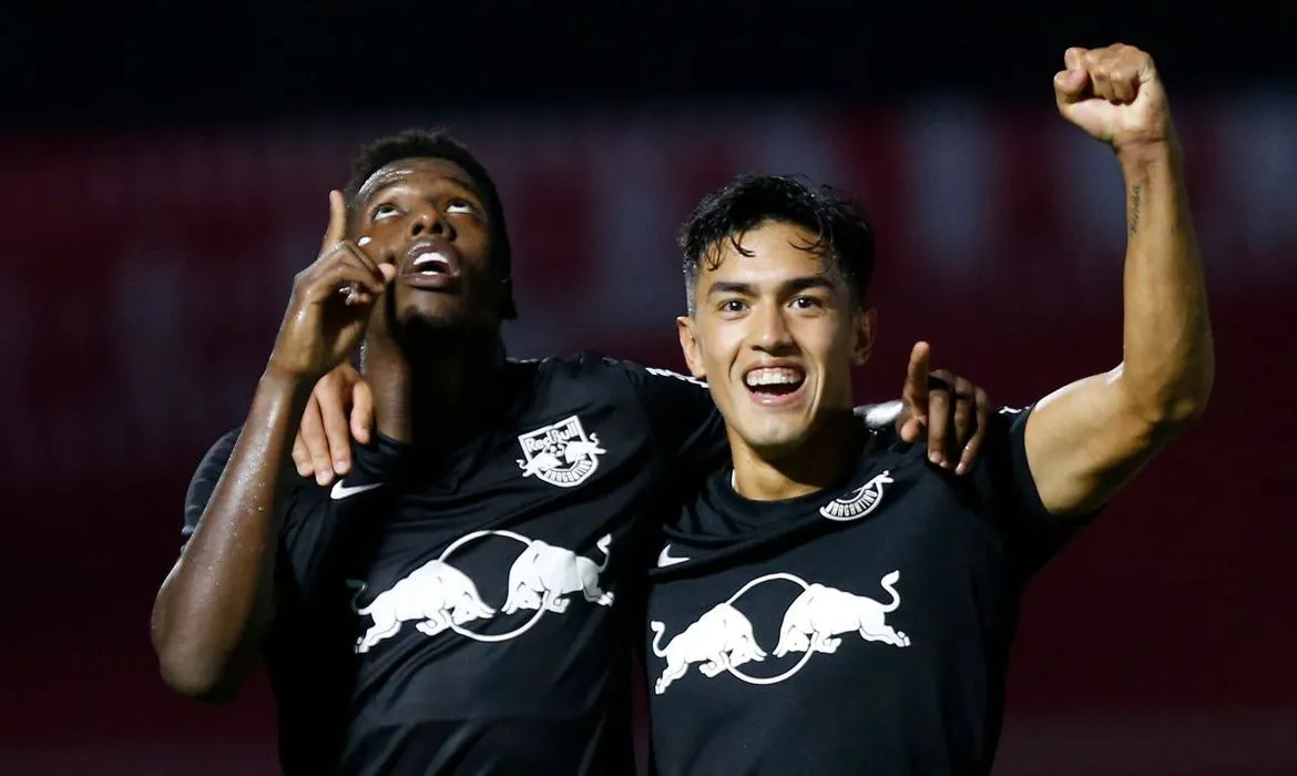 Imagem ilustrativa da imagem Bragantino supera Mirassol e dispara na ponta do Grupo C do Paulistão