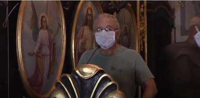 Imagem ilustrativa da imagem Covid: Frei se emociona após receber alta de hospital e retornar ao Convento
