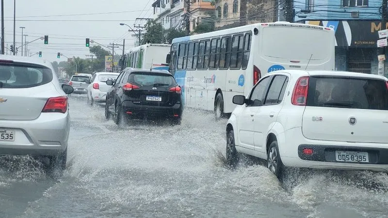 Imagem ilustrativa da imagem Chuva causa alagamentos na Grande Vitória