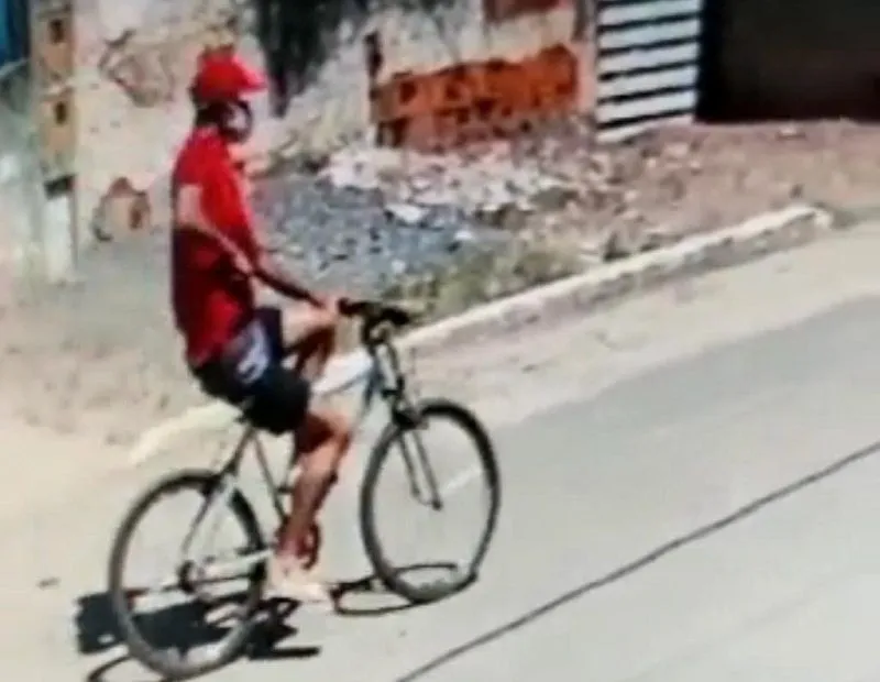 Imagem ilustrativa da imagem Ciclista mata rapaz a tiros no meio da rua em Marataízes