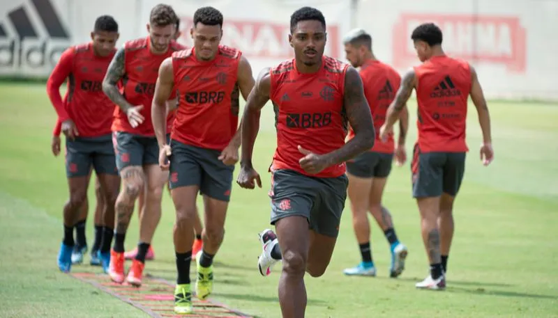 Imagem ilustrativa da imagem Sem desfalques, Flamengo relaciona 25 jogadores para decisão da Supercopa