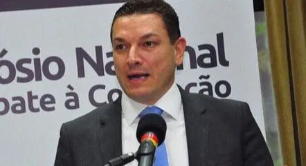 Imagem ilustrativa da imagem Novo ministro da Justiça escolhe delegado Paulo Maiurino para o comando da PF