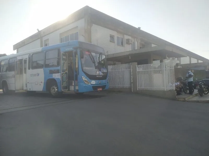 Imagem ilustrativa da imagem Rodoviários cobram vacina e ônibus do Transcol não saem das garagens