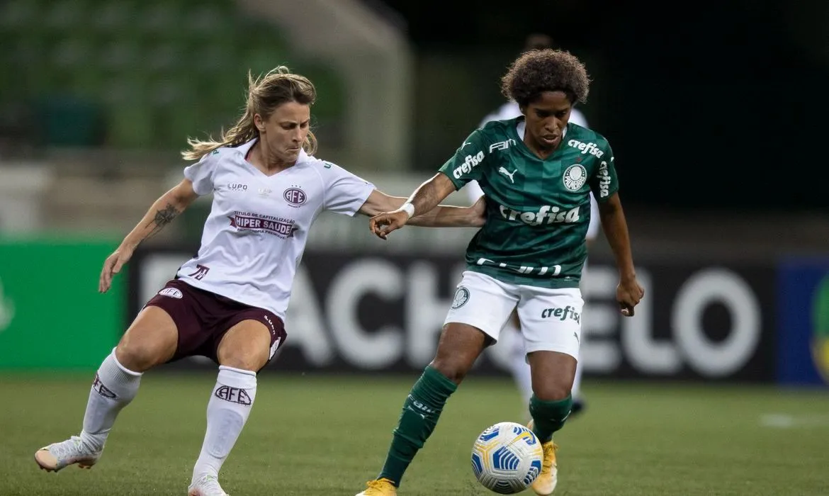 Imagem ilustrativa da imagem Palmeiras e Ferroviária empatam na estreia do Brasileiro Feminino