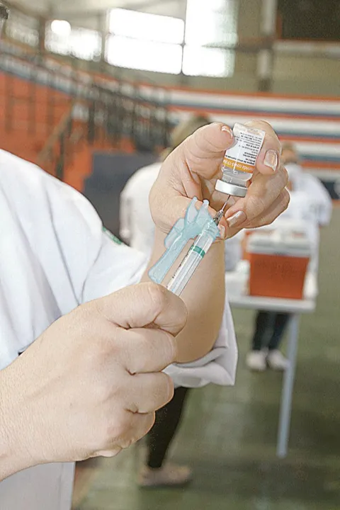 Imagem ilustrativa da imagem Estado vai receber mais de 70 mil doses de vacina contra a Covid nesta semana