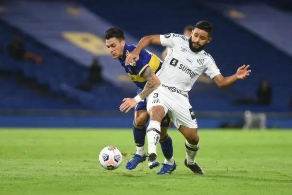 Imagem ilustrativa da imagem Santos perde do Boca, entra em crise e começa a se complicar na Libertadores