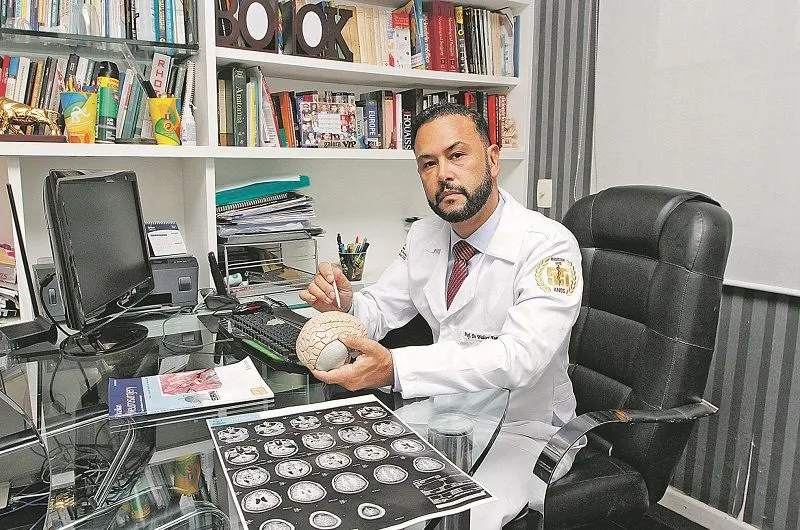 Imagem ilustrativa da imagem “Sobrecarga do cérebro afeta memória e imunidade”, diz especialista