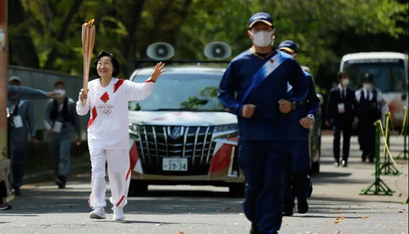 Imagem ilustrativa da imagem Japão confirma o primeiro caso de covid-19 no revezamento da tocha olímpica
