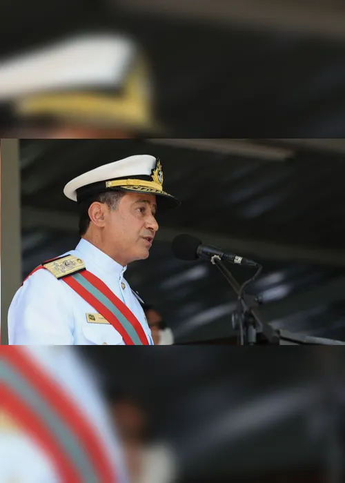 Imagem ilustrativa da imagem Almirante Almir Garnier assume o comando da Marinha