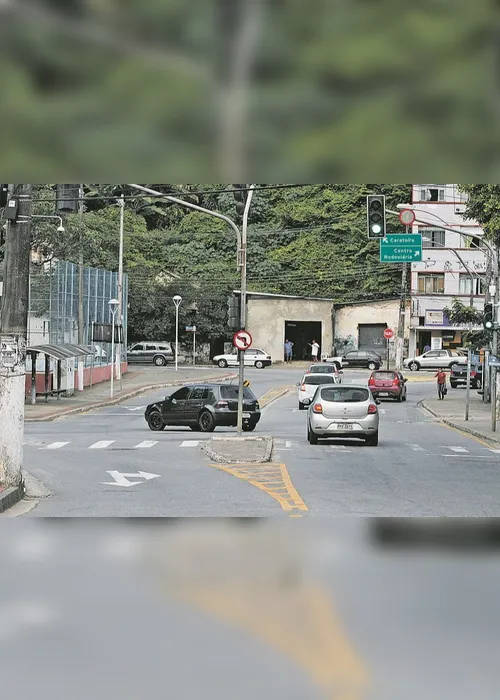 
          Imagem ilustrativa da imagem Motoristas cometem infração
          