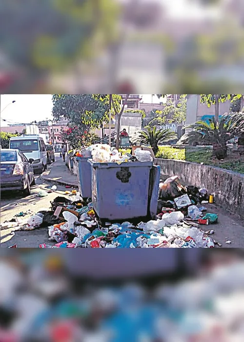 
          Imagem ilustrativa da imagem Mato e lixo jogados em ponto
          