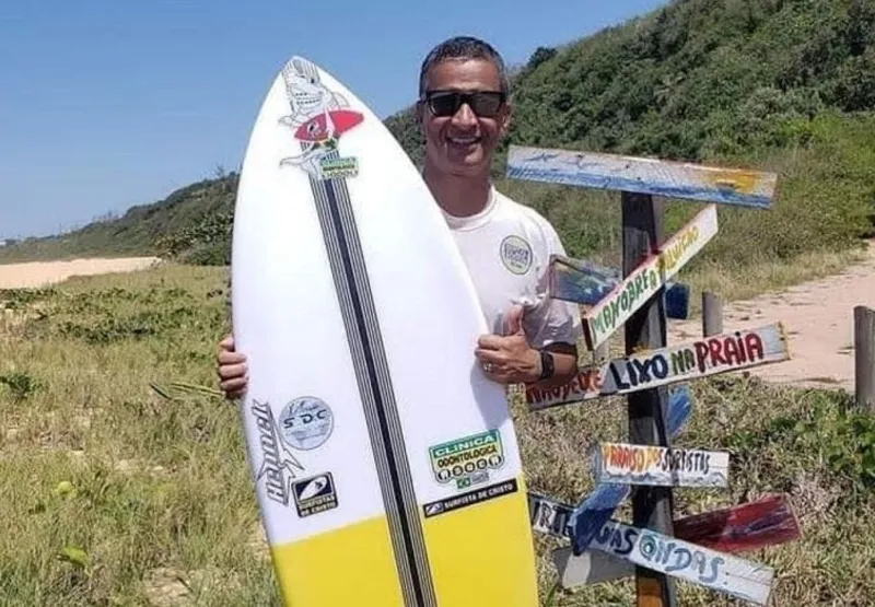 Pastor Robson Baião morre enquanto surfava em Guarapari