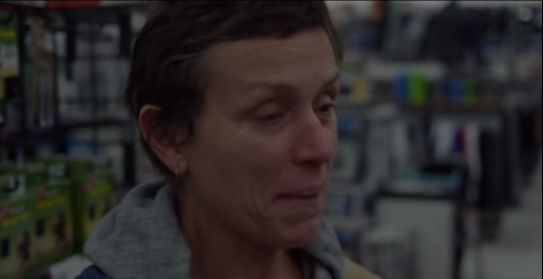 A atriz Frances McDormand no filme "Nomadland" (Foto: Reprodução/ YouTube 20th Century Studios Brasil)
