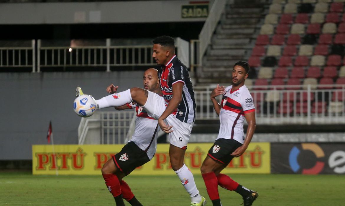 Atlético-GO avança na Copa do Brasil com vitória sobre Joinville (Foto: Vitor Forcellini/ JEC/ Divulgação)