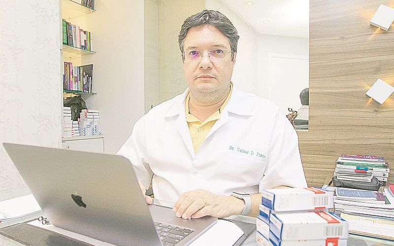 O psiquiatra Valber Dias afirma que depois da Covid, pacientes passam a apresentar dificuldade de concentração, ansiedade, e depressão (Foto: Dayana Souza – 05/03/2020)