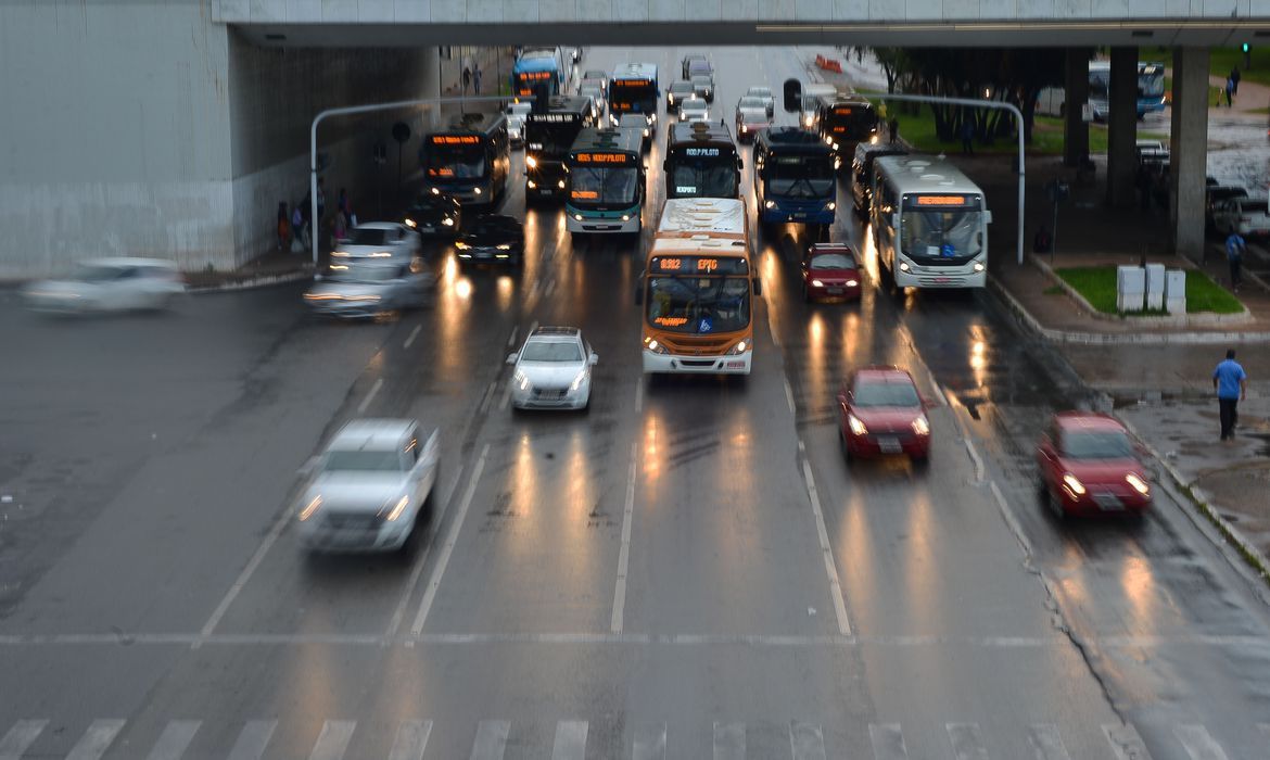Mudanças são no prazo para renovação da CNH, pontos para suspensão e punição para motoristas bêbados que causam acidentes. (Foto: Marcello Casal Jr / Agência Brasil)