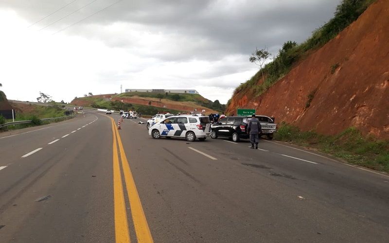 Duas pessoas morreram em um acidente entre uma motocicleta e uma caminhonete (Foto: Divulgação)