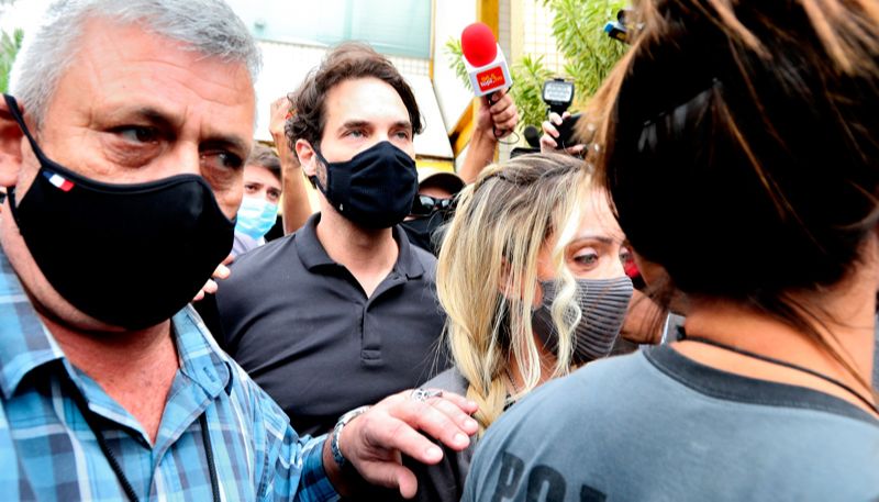 Dr. Jairinho, namorado de Monique Medeiros da Costa e Silva, mãe do menino Henry Borel, deixa a Delegacia de Polícia da Barra da Tijuca(16ªDP), após prestar depoimento sobre a morte do menido de 4 anos (Foto: Tânia Rêgo/Agência Brasil)