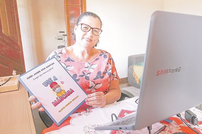 Eliete Pereira Becalli é professora da rede municipal de Cariacica (Foto: Dayana Souza/AT)