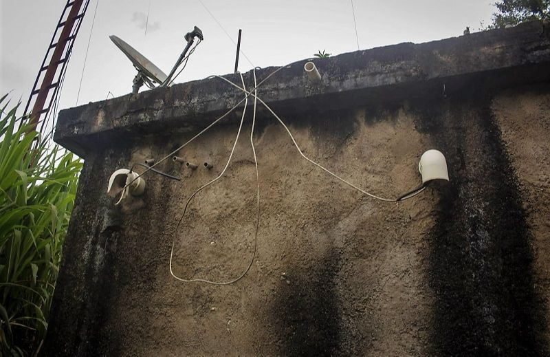 O ato criminoso causou prejuízos e deixou a cidade sem sinal de internet, rádio e televisão (Foto: Prefeitura de Ibatiba)