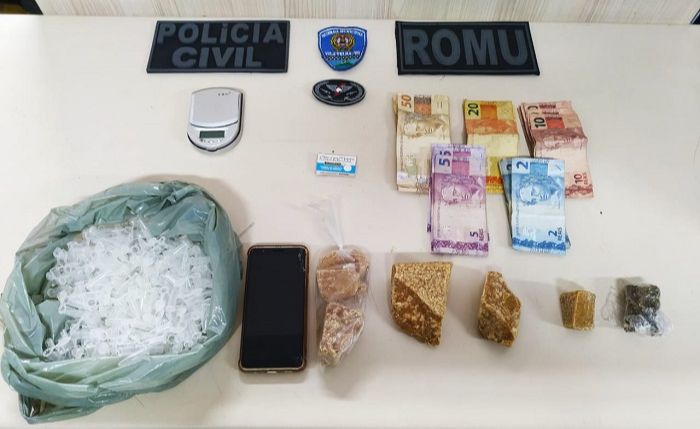 Material apreendido com suspeito (Foto: Divulgação Guarda Municipal de Vila Velha)