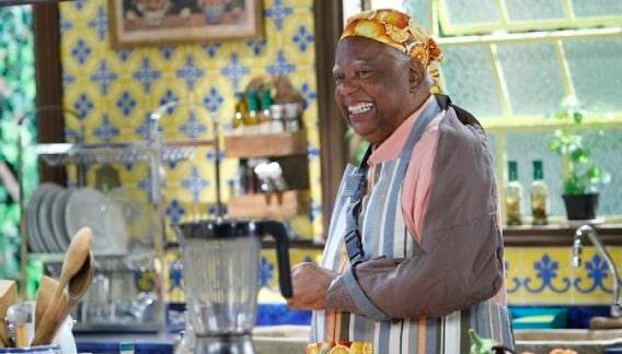 João Acaiabe como Chefe Chico em "Chiquititas" (Foto: Reprodução / SBT)