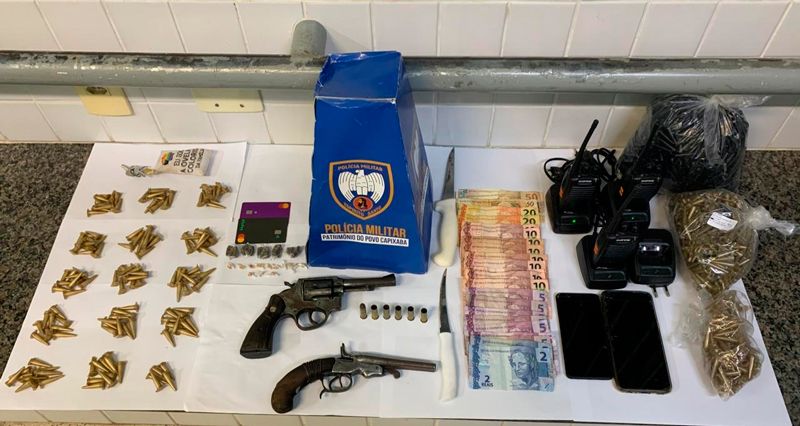 Material apreendido pela polícia (Foto: Divulgação / PMES)