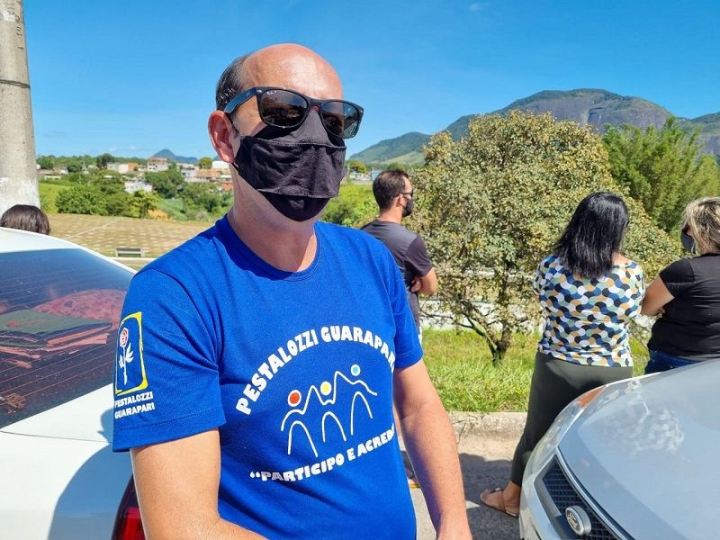 Noberto Freitas, amigo da professora Patrícia Marques, lamentou a morte da colega: "Ela tinha uma alegria imensa" (Foto: Roberta Bourguignon)