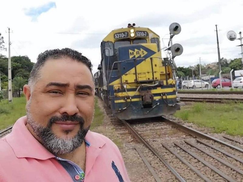 O padre Adriano da Mata tinha 46 anos e também atuou no Espírito Santo (Foto: Acervo Pessoal)