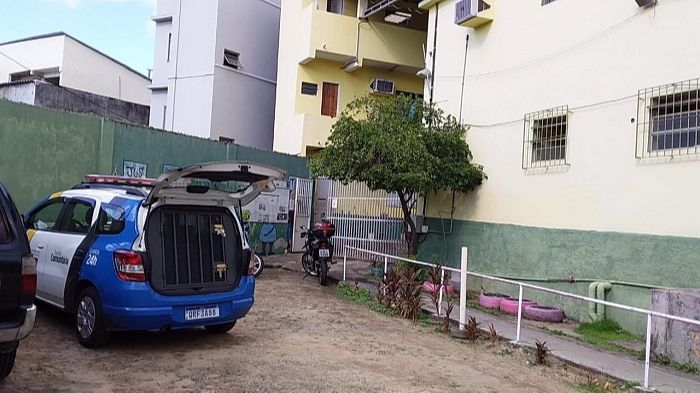 Agentes da Guarda Municipal de Vitória prenderam suspeito de ameaçar a mulher (Foto: Divulgação / Guarda Municipal de Vitória)