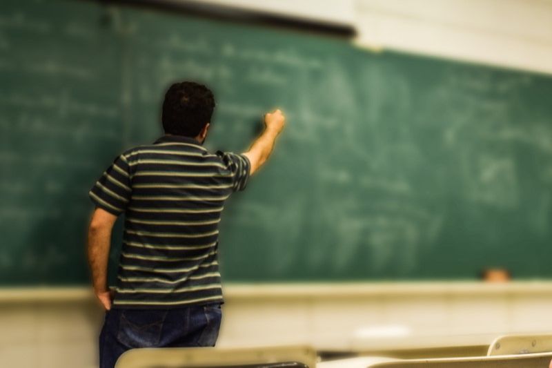 Professores e servidores da educação vão receber bônus. (Foto: Pexels)