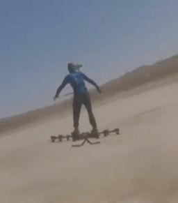 Hoverboard de Hunter Kowald (Foto: Reprodução/ Twitter @hunterkowald)