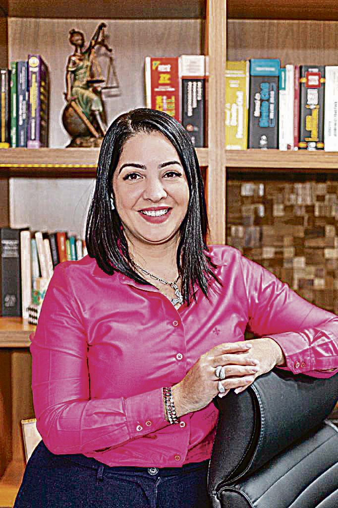 Tatiana Sampaio explicou que os valores acima de R$ 66 mil são pagos por meio de precatórios, só após os processos transitarem em julgado. Ela detalhou que as causas envolvendo valores maiores são relacionadas a aposentadoria ou revisão do benefício (Foto: Divulgação)